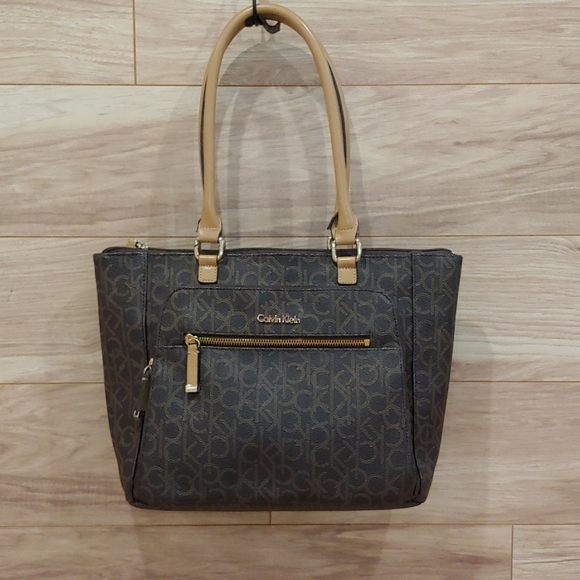 Calvin Klein Handbags - Calvin Klein Bag